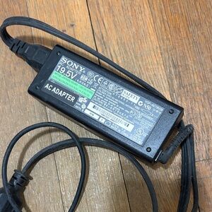 Sony Black AC Adapter 19.5V